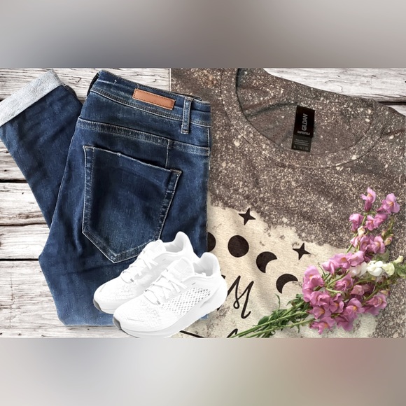 Hand Crafted One of a kind New I’m That Witch T-Shirt - Picture 11 of 12